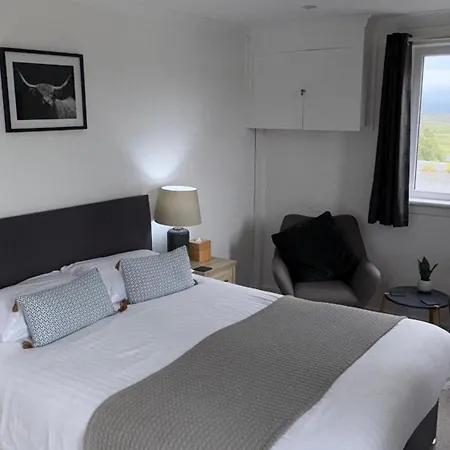 Loch Eyre House Hotel Portree Exterior photo